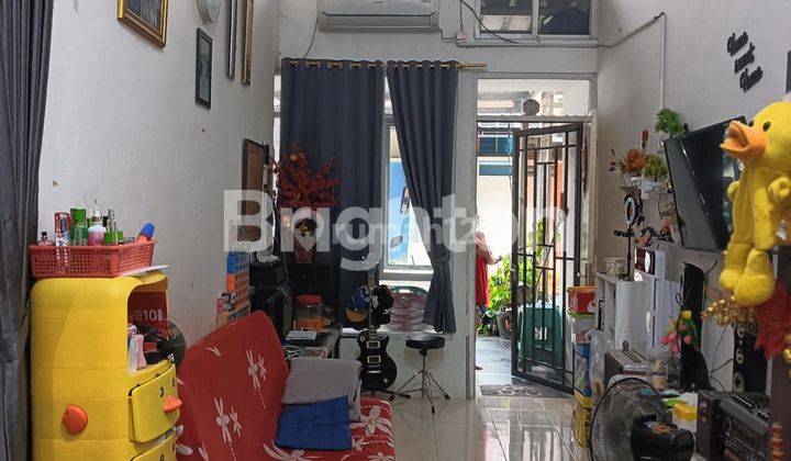 ruang tamu rumah di jual di mustika