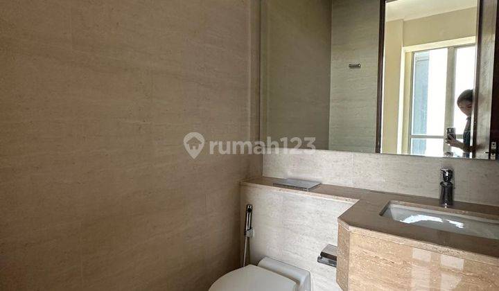 Apartemen Taman anggrek Residences Type 3+1 BR uk 135m2 Private LIFT , jakarta barat  2