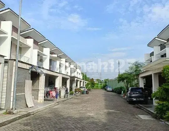 Rumah 2 Lantai Bagus di Puri Indah , Jakarta Barat 2