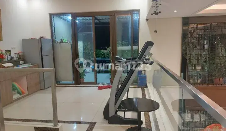 Rumah 3 Lantai Bagus SHM di Pluit Karang Ayu, Jakarta Utara 2