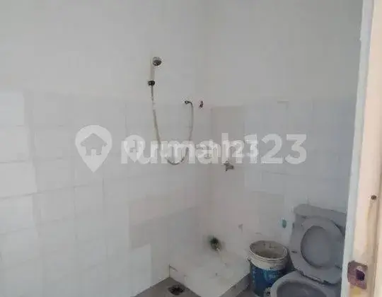 Dijual Cepat... Turun Harga.. Rumah di Taman Palem Lestari.jakarta Barat. 2