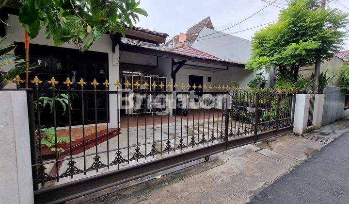 Rumah kost di Radio Dalam Jakarta Selatan 1