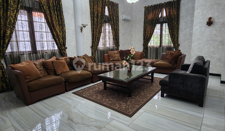 Rumah Siap Huni di Lokasi Tenang di Menteng Jakarta Pusat. Rumah Siap Huni di Lokasi Tenang di Menteng Jakarta Pusat.