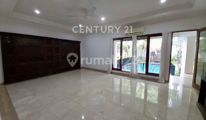 Rumah 1 Lantai Halaman Luas Private Pool,Cilandak Jakarta Selatan 2