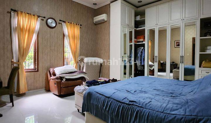 Rumah 2 Lantai Bagus Semi Furnished di Mega Kebon Jeruk, Jakarta Barat 2