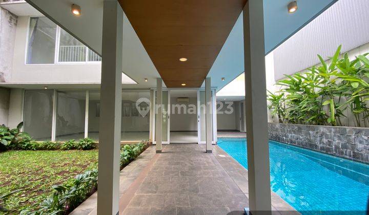 Rumah Mewah Modern Dengan Rooftop Di Area Kuningan 2