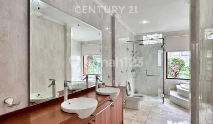 Di Jual Rumah Di Lokasi Tenang Dan Nyaman Di Jakarta Selatan  2