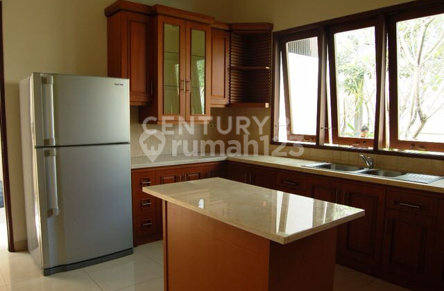 1-Story House With Swimming Pool For Rent In Kemang 2