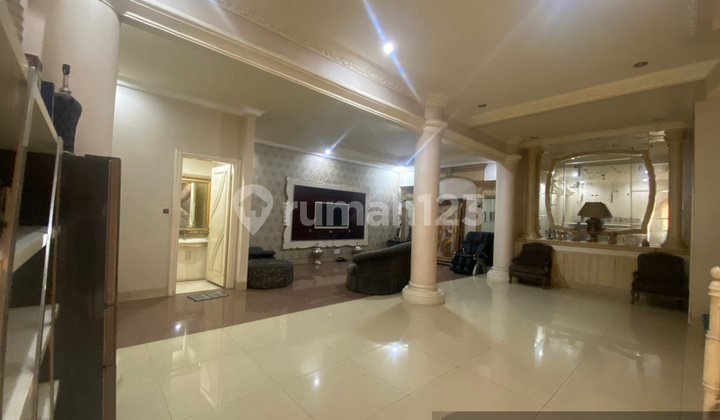 Rumah Classic Kontemporer Disewakan di Area Premium Jakarta Pusat Rumah Classic Kontemporer Disewakan di Area Premium Jakarta Pusat