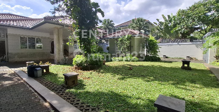 Serene Antasari House Spacious Garden & Swimming Pool in Kebayoran Baru Serene Antasari House Spacious Garden & Swimming Pool in Kebayoran Baru