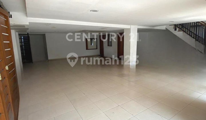 Luxury House in a Complex for Residence or Office in Cilandak