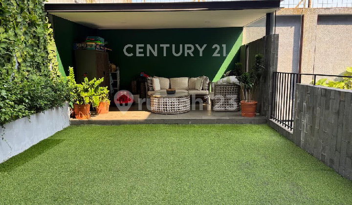 Rumah 3 Lantai Dalam Townhouse Hanya 3Km Ke Kemang Village 2