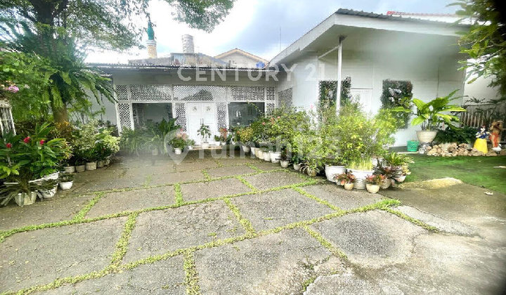 Rare Item, Rumah dengan Lahan Luas di Prime Area Gandaria Utara Rare Item, Rumah dengan Lahan Luas di Prime Area Gandaria Utara