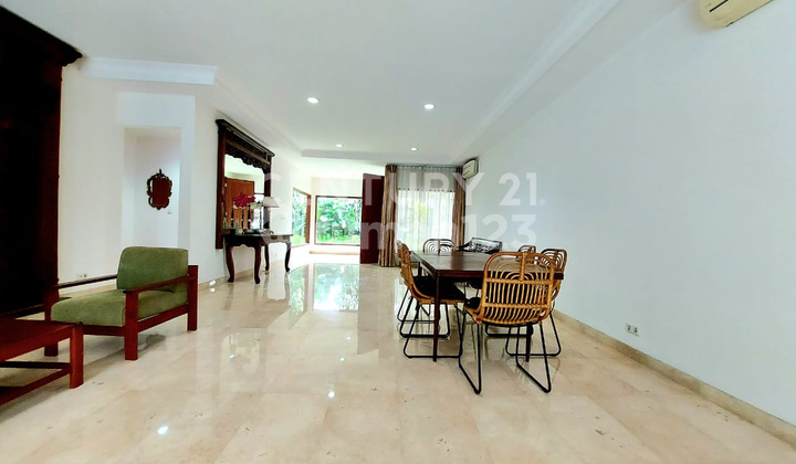 Near Hero Kemang Rental House With Swimming Pool In Kemang 2