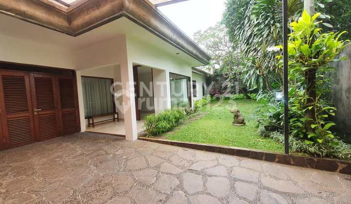 Dekat Hero Kemang Rumah Sewa Dengan Kolam Renang Di Kemang