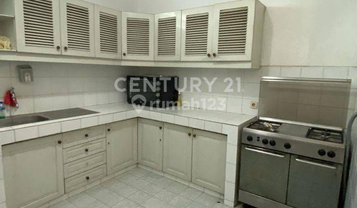 Rumah 2 Lantai Full Furnished Hanya Selangkah Ke Mega Kuningan 2