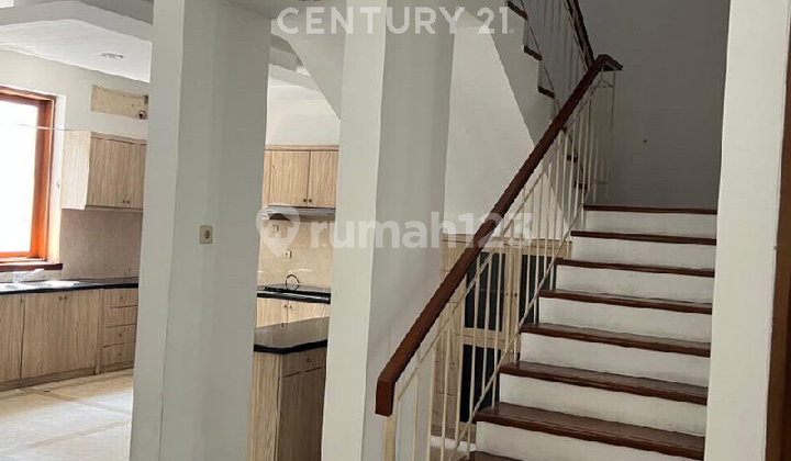 Ready-to-Occupy and Luxurious House for Sale in Cipete Area 2