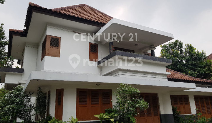 Suitable House for Showroom, Restaurant, Office in Menteng, Central Jakarta 1