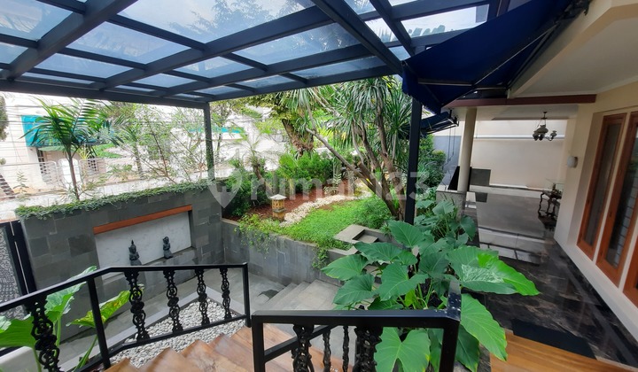 Luxury House in Kemang with Complete Facilities & Strategic Location 2