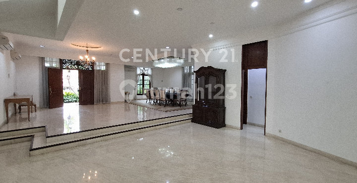 Rumah Luas 2 Lt Di Menteng Dengan Paviliun & Kolam Renang 2