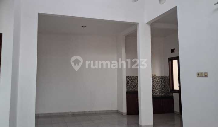 Rumah di Perumahan Bintara Loka Dekat Tol Bintara dan Stasiun Cakung 2