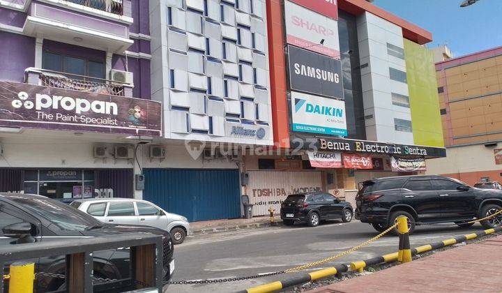 Sangat murah, Ruko 3 ½ Lantai, jalan utama kawasan mega mas 2