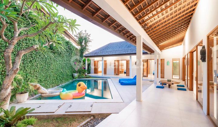 A Beautiful Modern Style Luxury Villa In Upmarket Area Of Canggu
