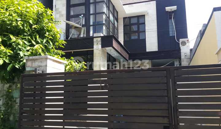 Rumah 2 Lantai Lokasi Tkd Pakerisan Panjer Denpasar Selatan