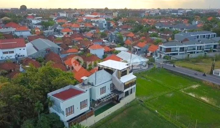 Modern Villa on Raya Kunti 2 Seminyak Bali SHM Need Quick Money