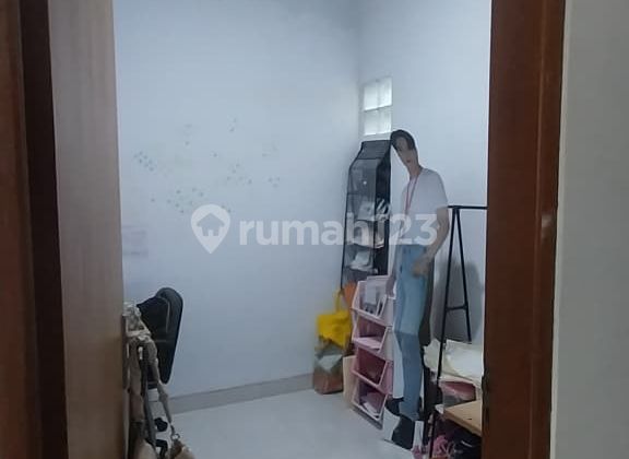 Minimalist House 1st Floor Located in Dalung Permai 2