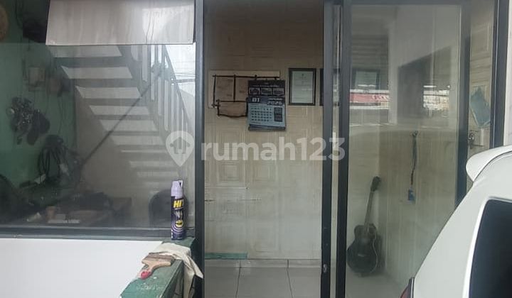Rumah Basement dan Rooftop Zona Perdagangan dan Jasa 2