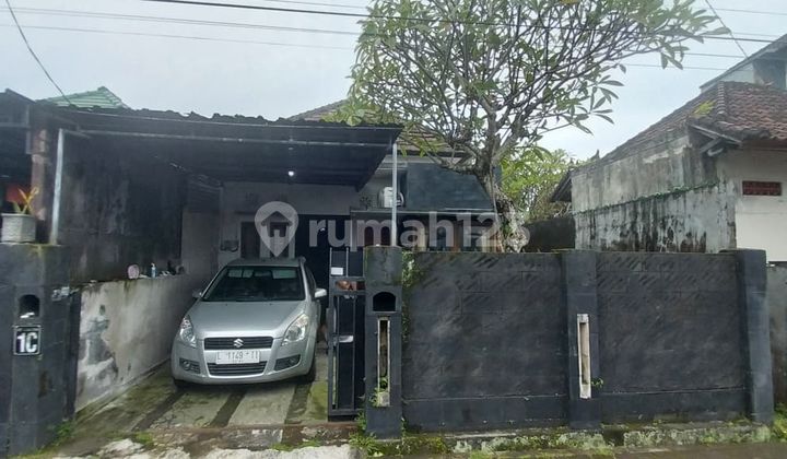 Minimalist House 1st Floor Located in Dalung Permai