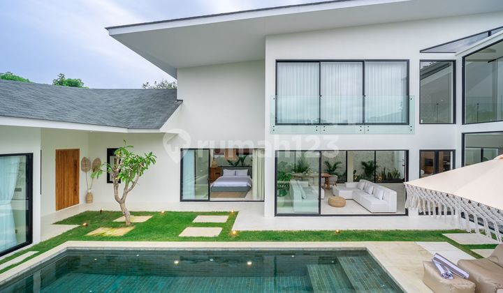 Luxury Villa With Spacious Layout And Features In Seminyak