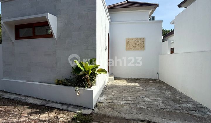 Villa 3 Bedrooms Location Nusa Dua Land Area 120.0 M² SHM