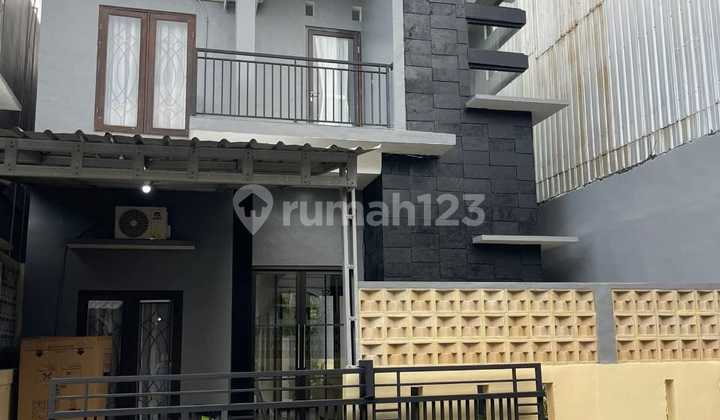 Rumah Semi Villa Terletak Di Dalam Kompleks Perumahan Rumah Semi Villa Terletak Di Dalam Kompleks Perumahan