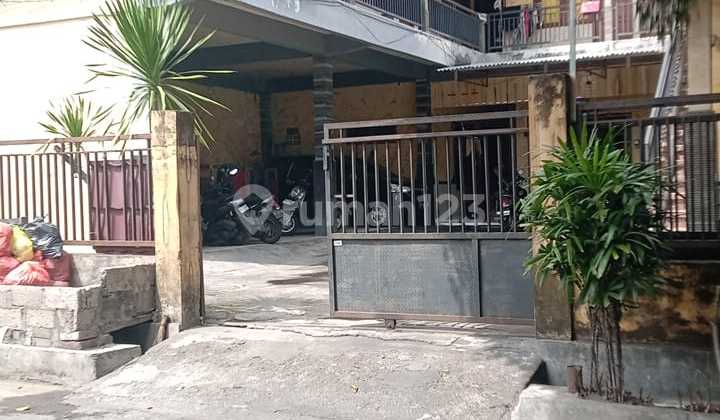 Kos-kosan 2 Lantai + Rumah Lokasi Pakerisan Kos-kosan 2 Lantai + Rumah Lokasi Pakerisan