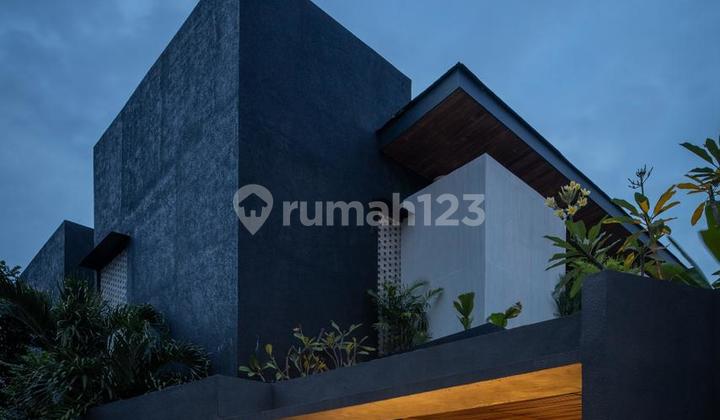 Luxury Villa in Berawa, Seminyak, Freehold, Fully Furnished