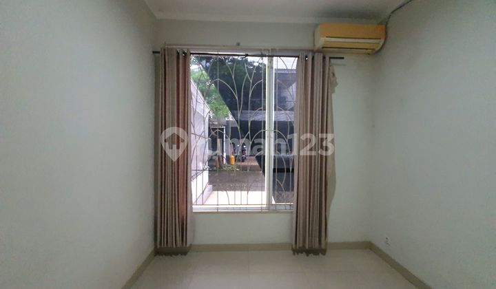 Strategic and Comfortable House in Graha Raya Bintaro