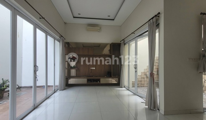 Dijual Rumah 3 Lantai Mewah Di Alam Sutera Dijual Rumah 3 Lantai Mewah Di Alam Sutera