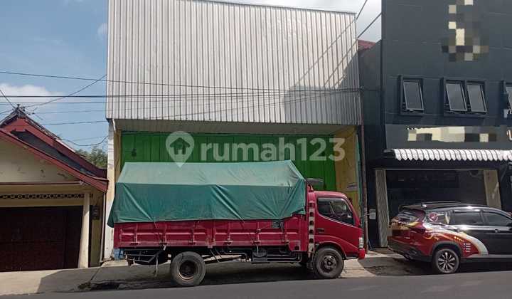 0805.21 Malang House Auction in Sumberpucung at Jendral Sudirman Shop House 1