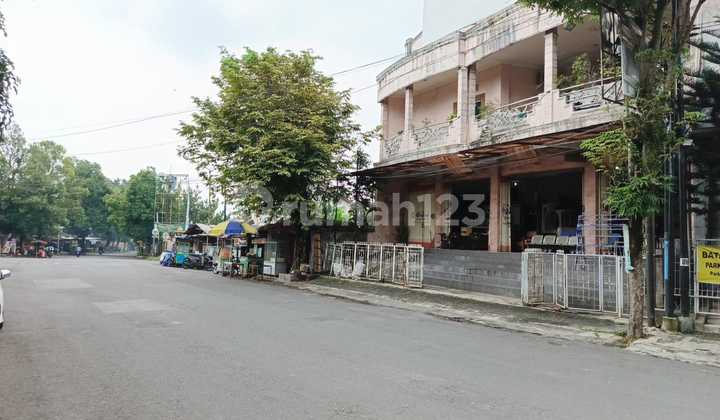 0401.18(C) 2 Auctioned Shophouses, Yogyakarta, Dr. Radjiman Wedyodiningrat Street, Sleman. 2