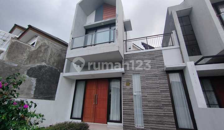 1210.115 Mojokerto Auction House in Pacet at Indraprasta View 1210.115 Mojokerto Auction House in Pacet at Indraprasta View