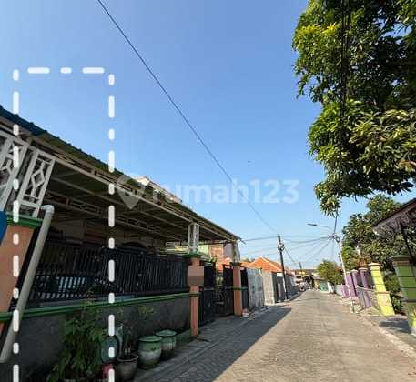 1211.142s* Rumah Lelang Surabaya Di Sambikerep Di Desa Made