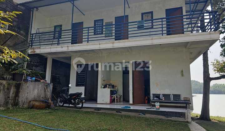 0806.23 Auction House Pasuruan in Prigen on Land Villa Lumbangrejo Village. 1