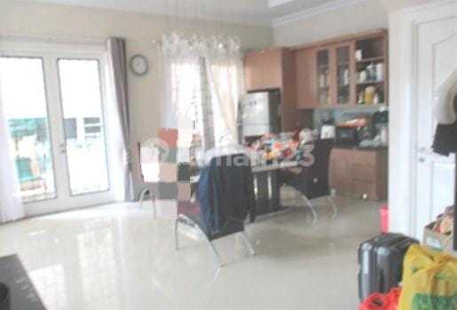 2106xxxx* Lelang Rumah W B M Palais De Luxemburg Surabaya Barat 2