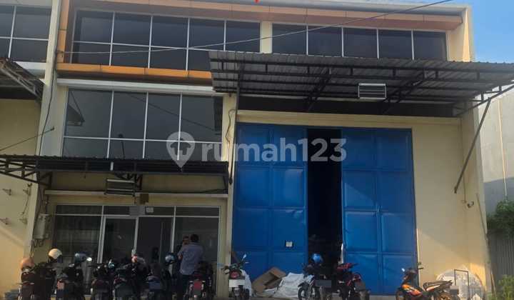 0305,66 Via Lelang Gudang Bizpark Mojokerto di Puri