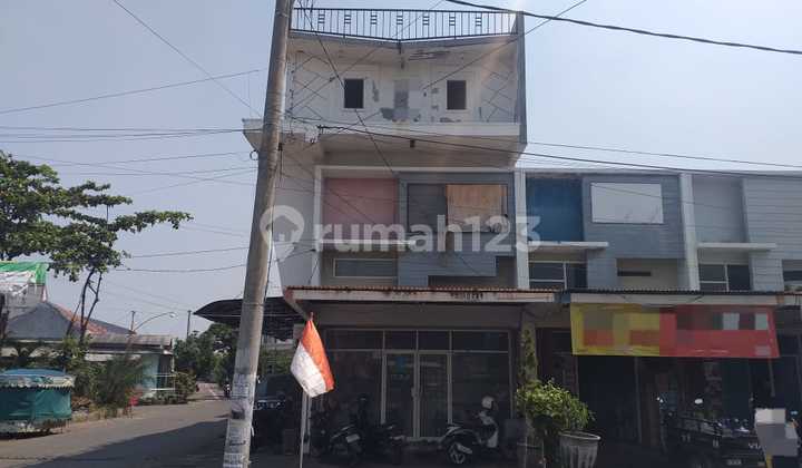 Auction of Pondok Permata Suci Gresik Shop House in Manyar, 0805,19s. Auction of Pondok Permata Suci Gresik Shop House in Manyar, 0805,19s.