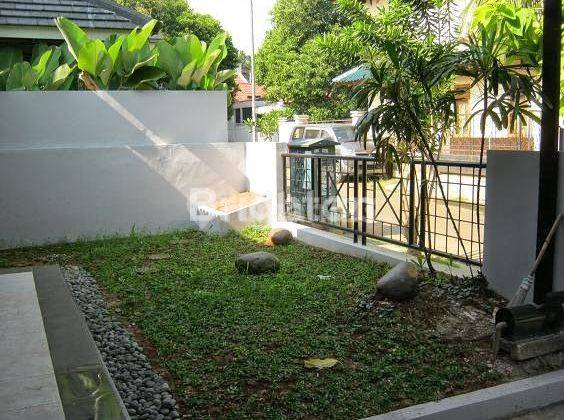 Rumah Luas di Kencana Loka BSD 1