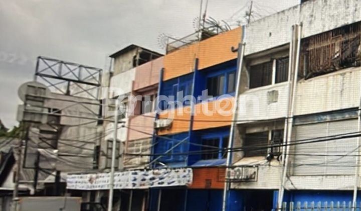 Ruko di Pangeran Jayakarta Raya 3,5 Lantai