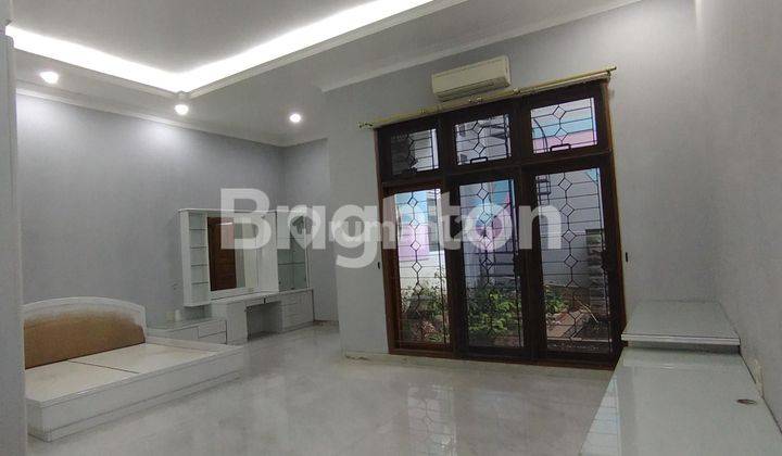 Rumah mewah dengan ROW jalan besar jarang ada & terawat di Jakarta Barat 2